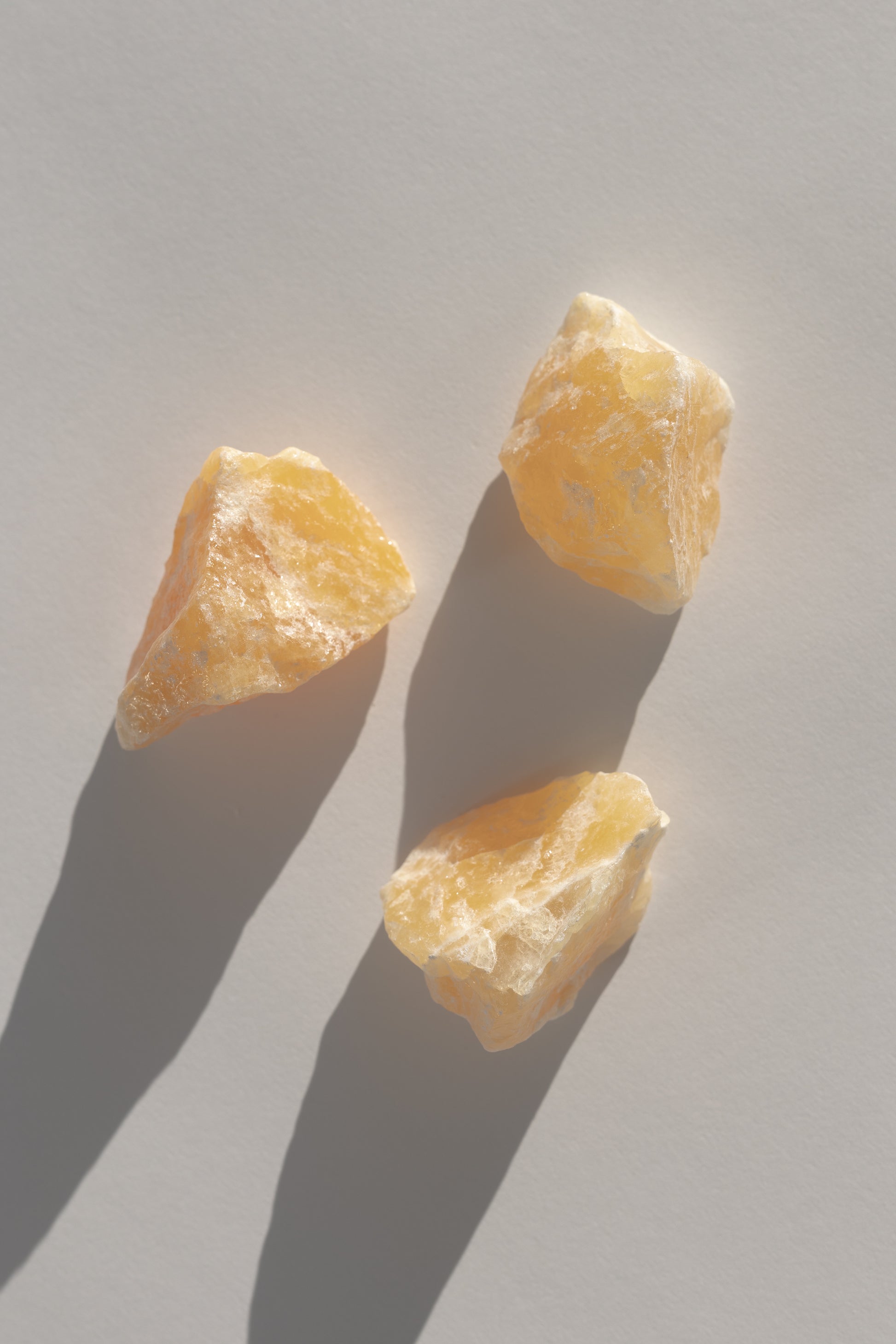 Orangencalcit Rohstein