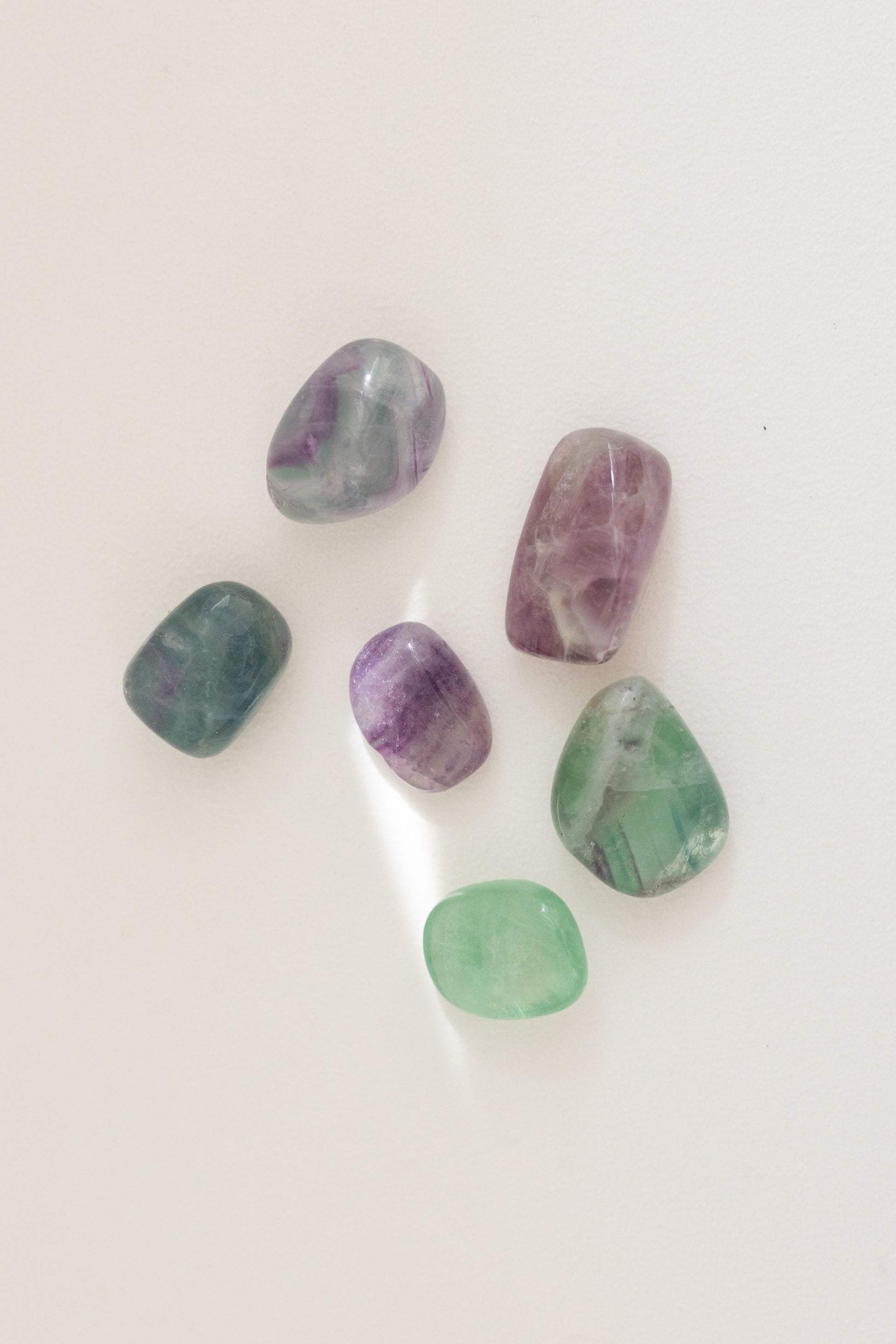 Regenbogenfluorit Trommelstein